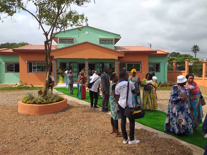 Ayos. Centre communautaire polyvalent