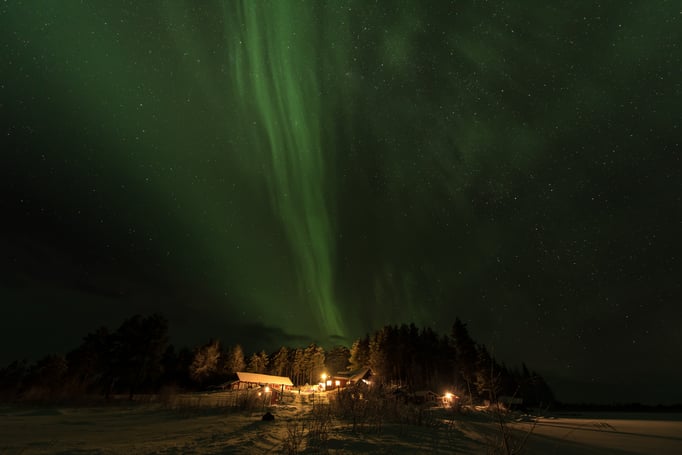 geniale Polarlichter über der Lapplands Drag Farm