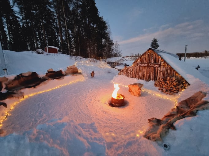Gemütliches Zusammensein am Lagerfeuer
