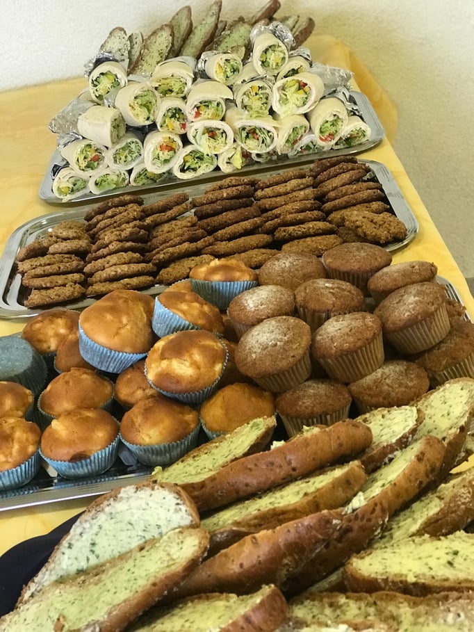 Gesundes Paussenbrot in der Schule Oberthulba - Wraps, Krätuerstangen, Muffins