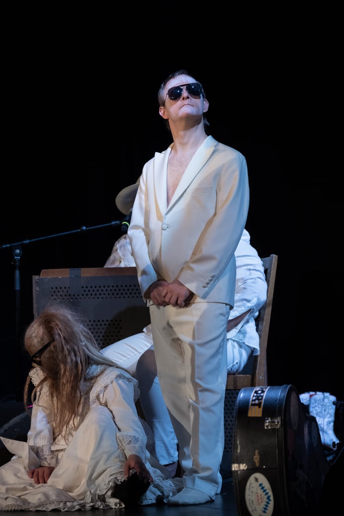 HORA THEATER SOUNDSYNDROM 