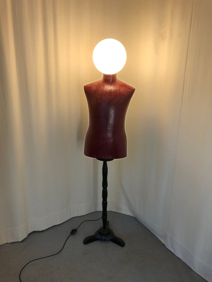 Lichtobjekt Lampe, Kleiderpuppe, Skulptur, Möbel, Licht, Wolfgang Wallner, Hall in Tirol 