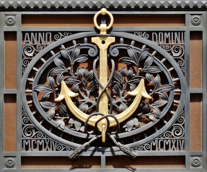 Detail über dem Eingang der Anker-Versicherung