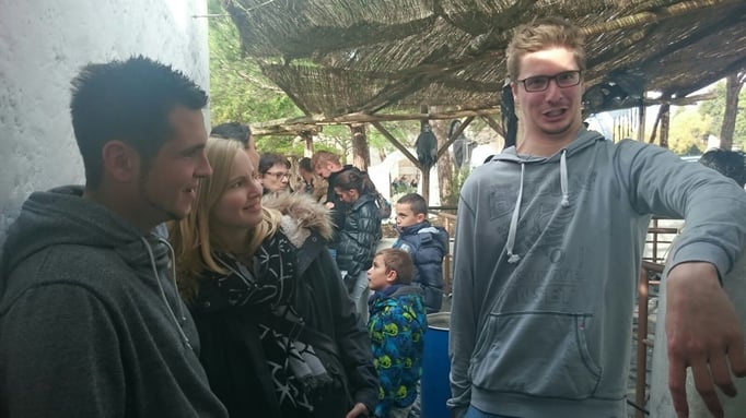 Fixi gibt die letzten Anweisungen, bevor die nächste Bahn in Angriff genommen wird!