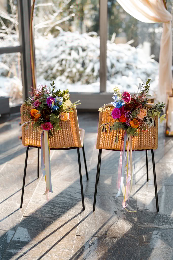 Hochzeits Blumendekor Hochzeits Deko, Stuhl Deko - Gärtnerei Krämer - https://gärtnerei-krämer.de/