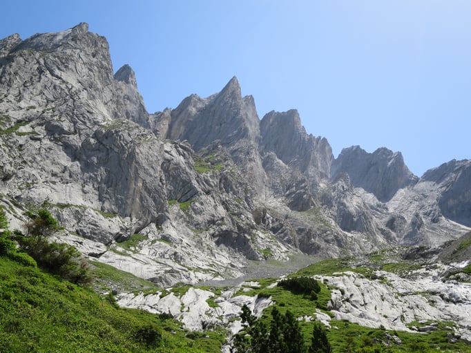  Blick ins Ochsental mit der eindrückliche Engelhorngruppe.   Bild: Andreas Staeger