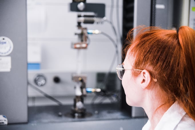 RATTPACK® Print & Packaging laboratory services - highly professional services for the safety of production processes - www.rattpack.eu - Tear testing