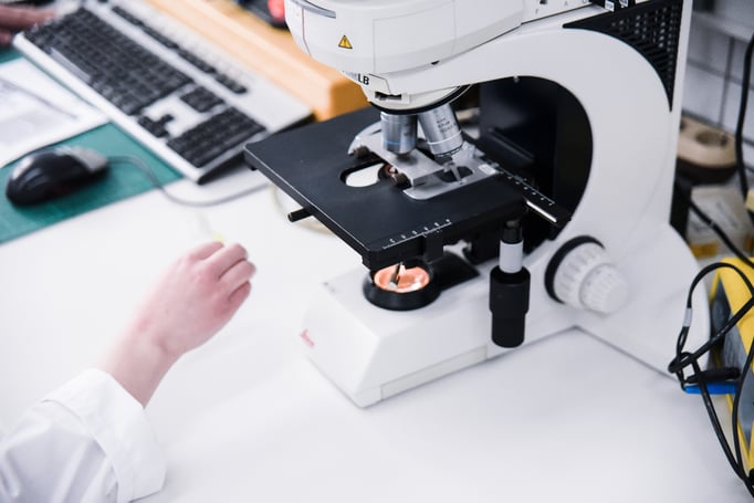 RATTPACK® Print & Packaging laboratory services - highly professional services for the safety of production processes - www.rattpack.eu - Microscopic testing