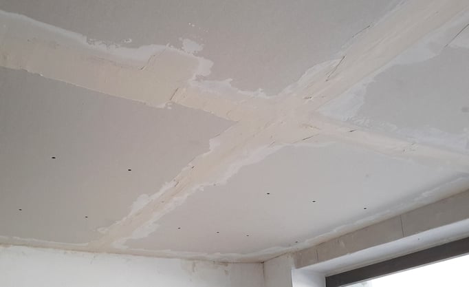 Plattenstöße in Arbeit