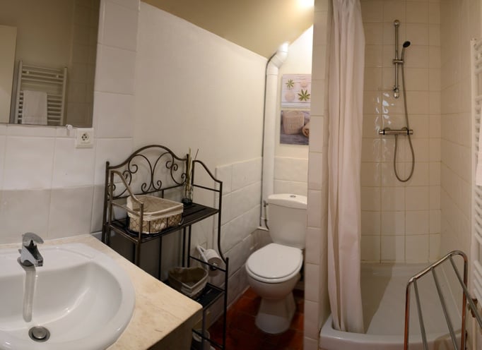 Salle de douche 2e étage