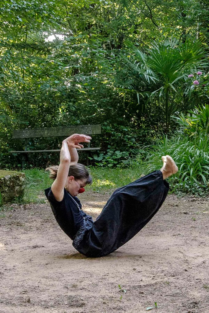 "En Suite"- music: J.S. Bach - created and performed: Mareike Franz - violoncello: Cédric Leprévost_03