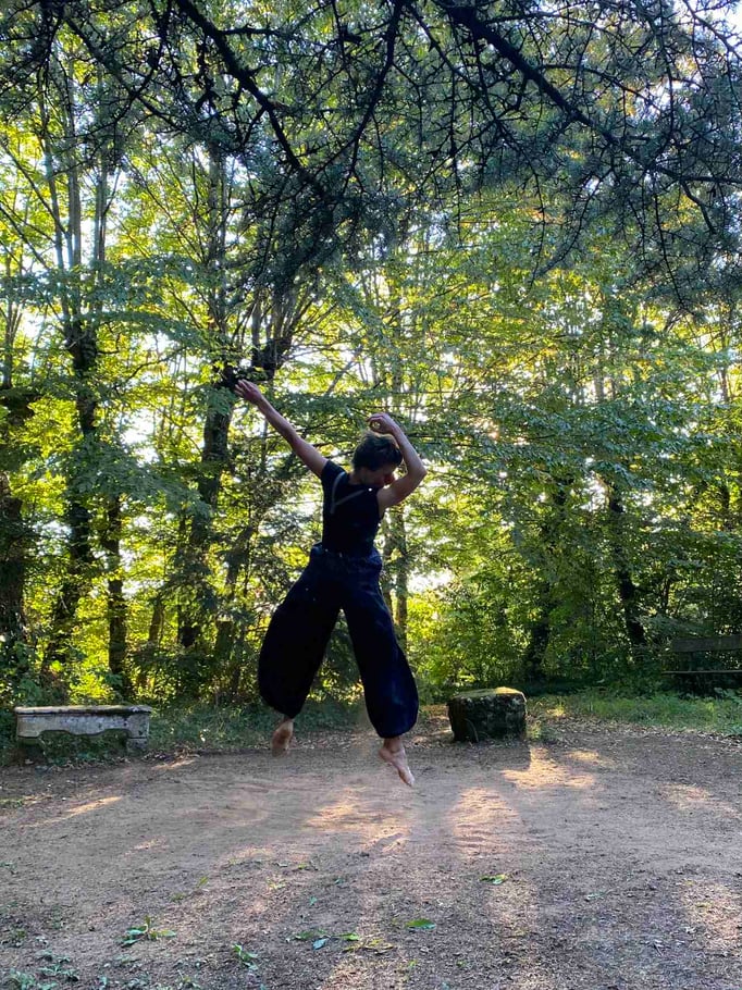 "En Suite"- music: J.S. Bach - created and performed: Mareike Franz - violoncello: Cédric Leprévost_07