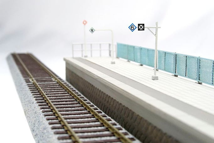 実際のホームも数本設置されています