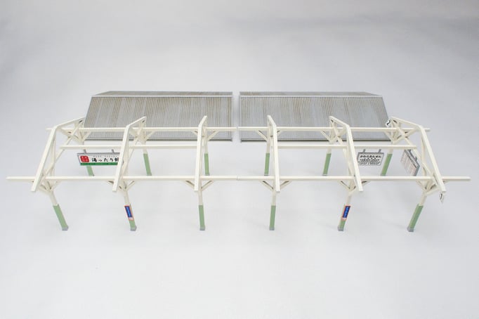 並べるだけで、柱の間隔がそろいます。