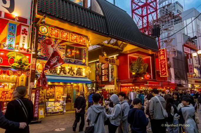 Nachtleben in Osaka