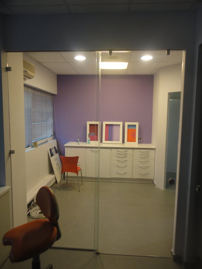 Πόρτα με τζάμι, πόρτα με τζάμι εσωτερική γραφείου ιορδανίδης αργυρούπολη