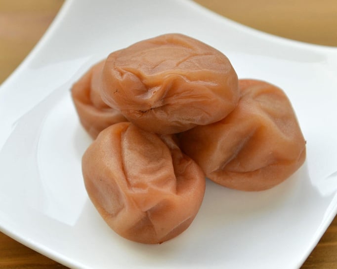 仁（にん）昔ながらの塩辛くてしょっぱい梅干です。塩分16%