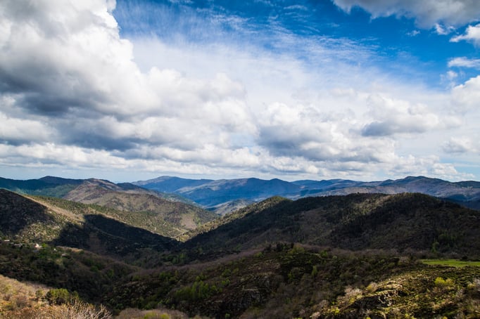 Point de vue sur les montagnes cévenoles