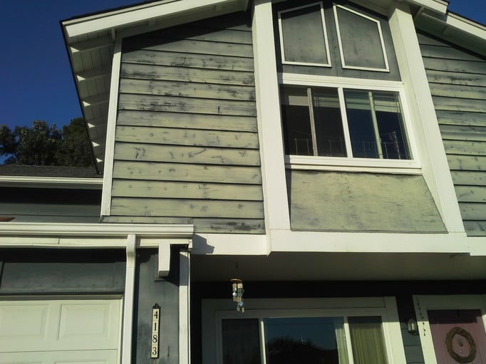 Ceramic InsulCoat Wall - 9 Years: Faded, but better after 9 years than others after 2.  Had I painted my house Navajo White I would not have had to paint again!