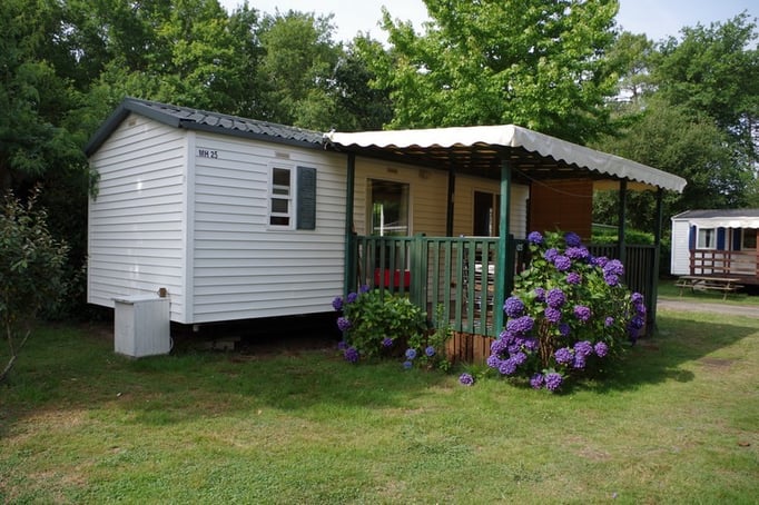 mobil home avec terrasse camping les pres verts 40