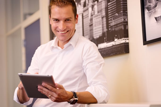 Businessaufnahmen Corporate Aufnahmen Branding Mitarbeiterportrait Fotoshooting ausdrucksstarke Portrait authentische Portraits 