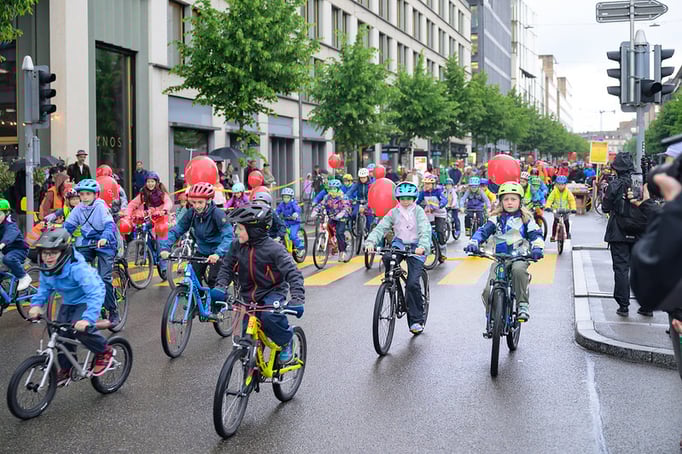 Start Veloparade zur Eröffnung Velotunnel @SIMON VON GUNTEN