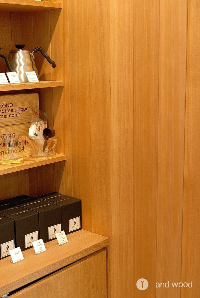 アガチス 羽目板 施工例 andwood アンドウッド 新潟 無垢フローリング