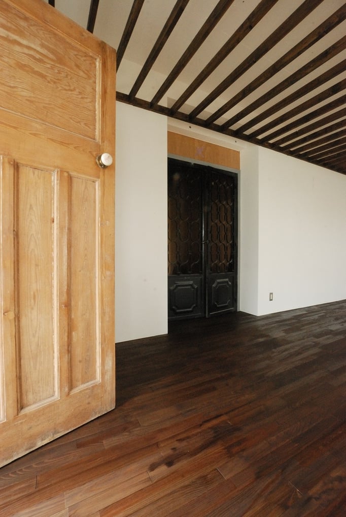 国産パイン ユニ フローリング 着色 施工例