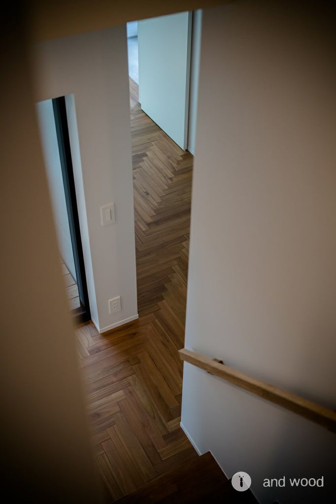 チーク　ヘリンボーン フローリング 施工例 アンドウッド andwood 新潟 新築戸建 3