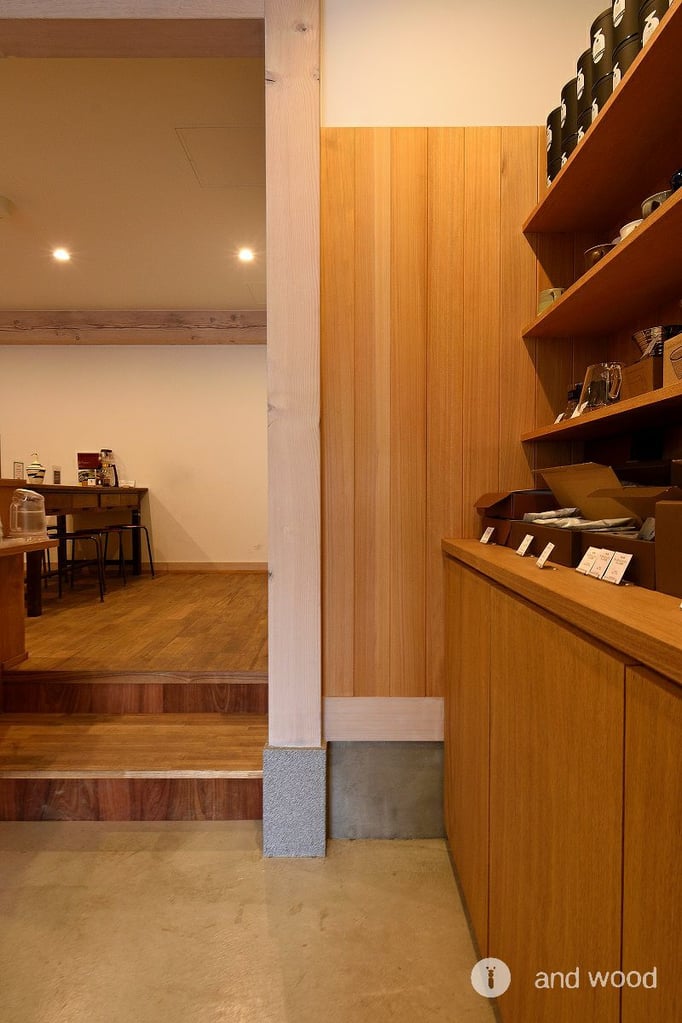 アガチス 羽目板 施工例 andwood アンドウッド 新潟 無垢フローリング