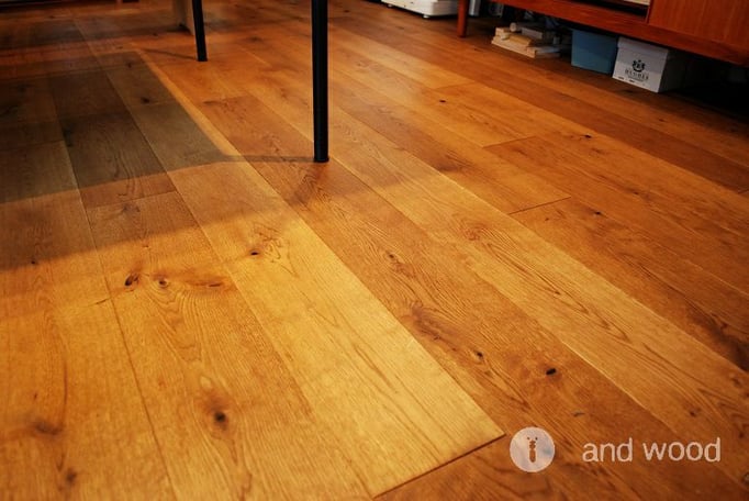 オーク 1枚もの キャラクター 施工写真 無垢フローリング アンドウッド andwood 新潟