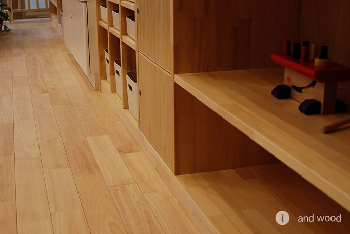 西南サクラ ユニ 無垢フローリング 施工例 保育施設 andwood アンドウッド