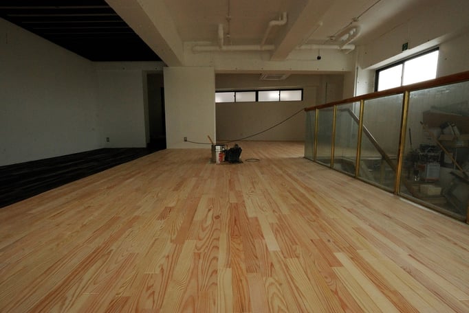 国産パイン ユニ フローリング 無塗装 施工例