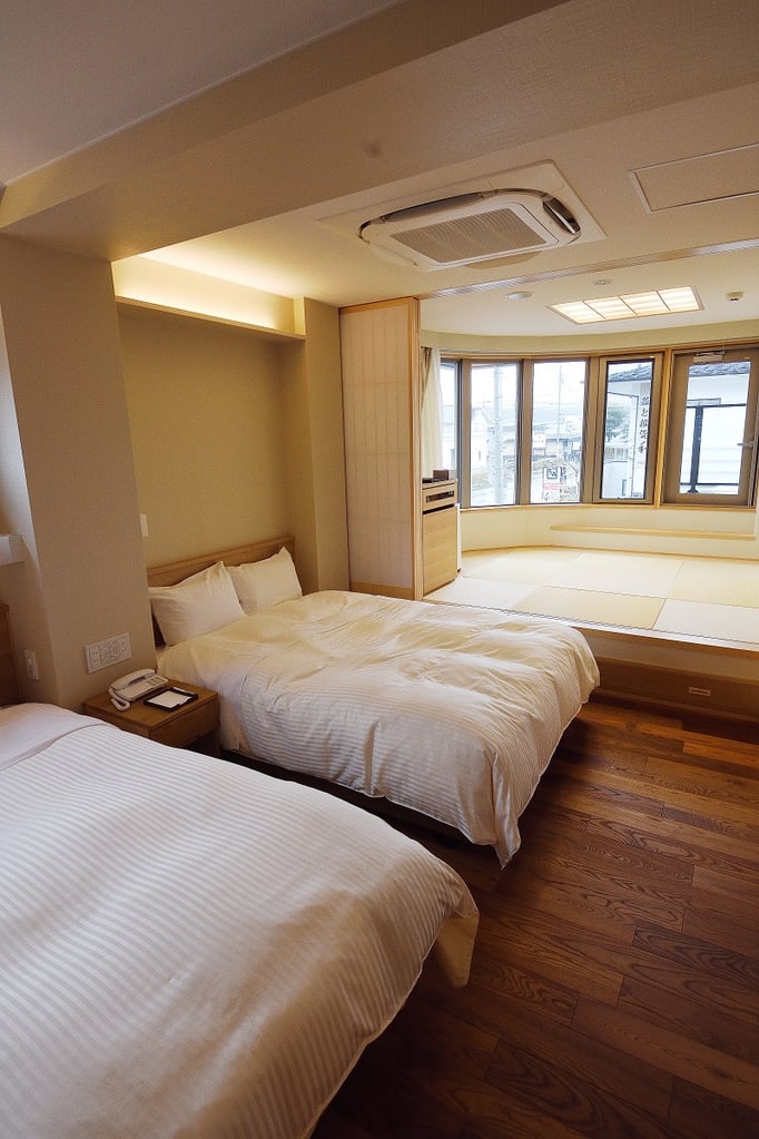 アッシュ フローリング タモ スモーク ホテル 施工例 andwood アンドウッド