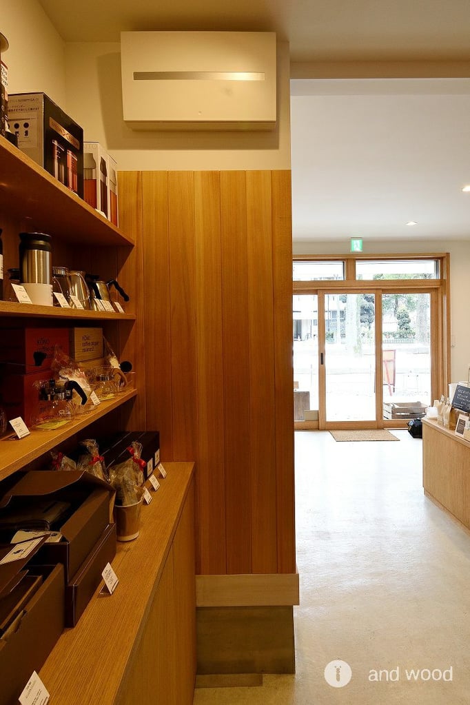 アガチス 羽目板 施工例 andwood アンドウッド 新潟 無垢フローリング