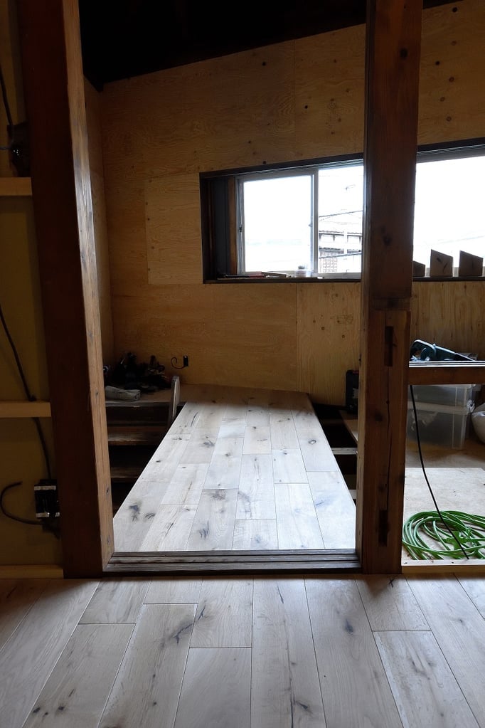 オーク 乱尺 無垢フローリング キャラクター オイル塗装 andwood アンドウッド kado shoe repair & beer stop