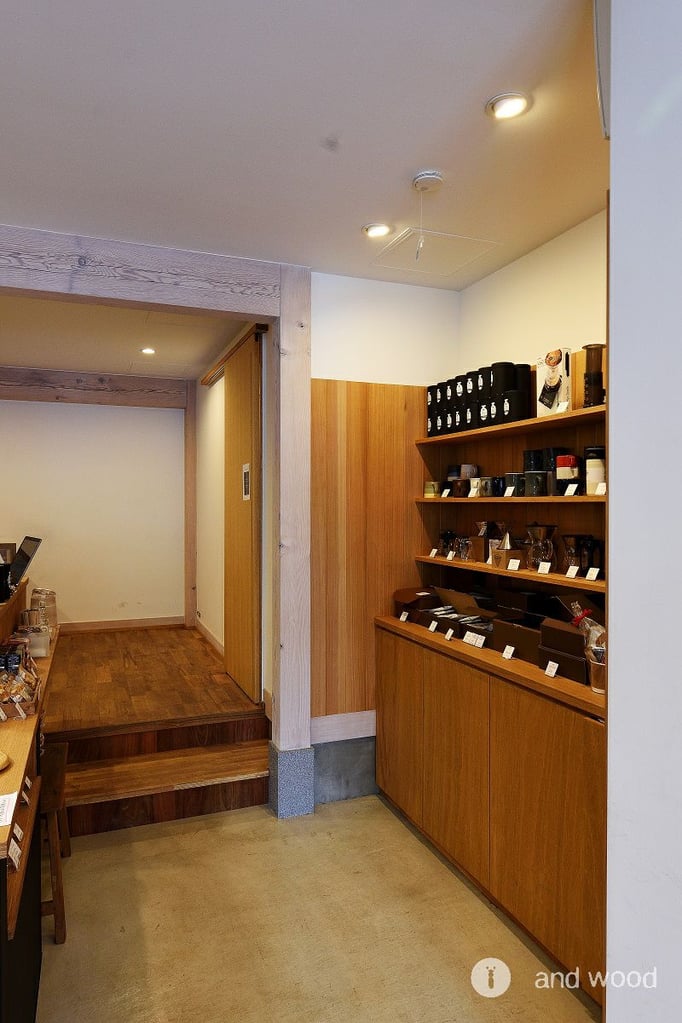 アガチス 羽目板 施工例 andwood アンドウッド 新潟 無垢フローリング