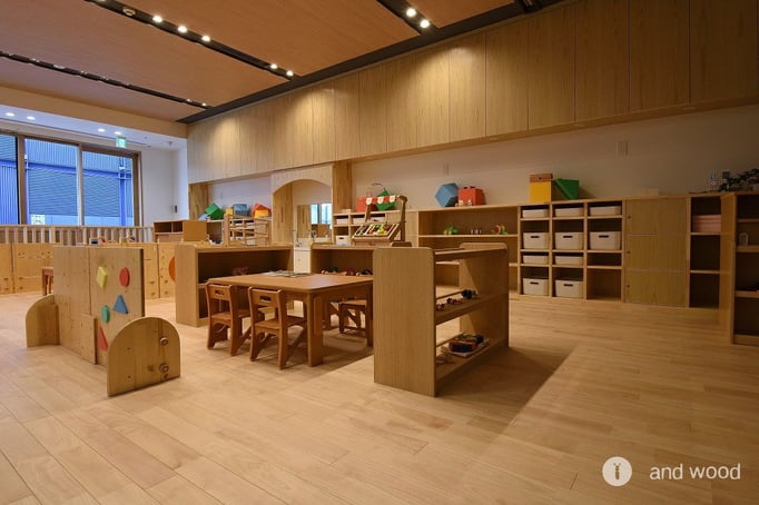 西南サクラ ユニ 無垢フローリング 施工例 保育施設 andwood アンドウッド