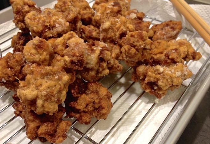 鶏の唐揚げ Poulet frit à la sauce soja et au saké