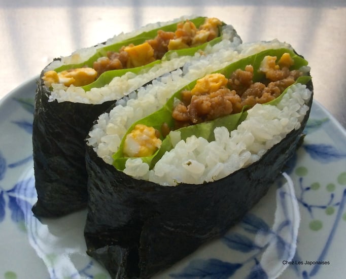 おにぎらず Onigirazu (Onigiri version Sandwich)