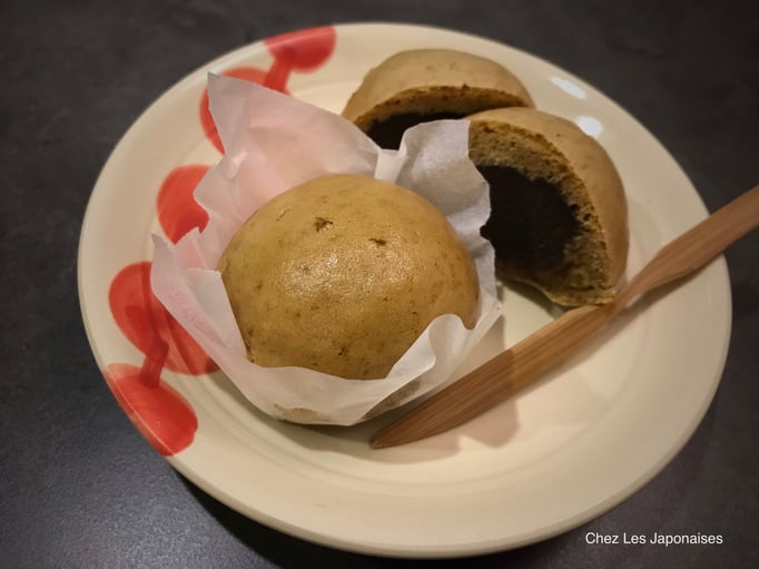 黒糖饅頭 Kokutō Manju