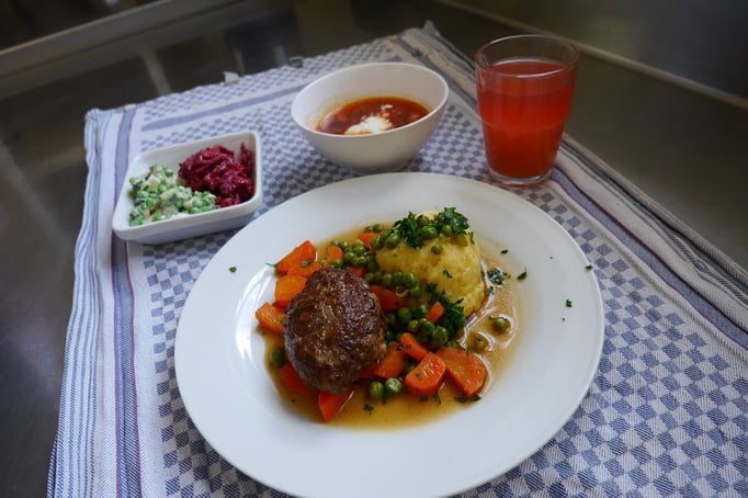 Russland: Kartoffelbrei und Frikadelle