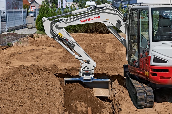 Bild: Takeuchi TB 370 mit Powertilt