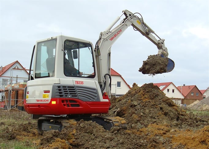 Bild: Takeuchi Minibagger TB 235 im Einsatz