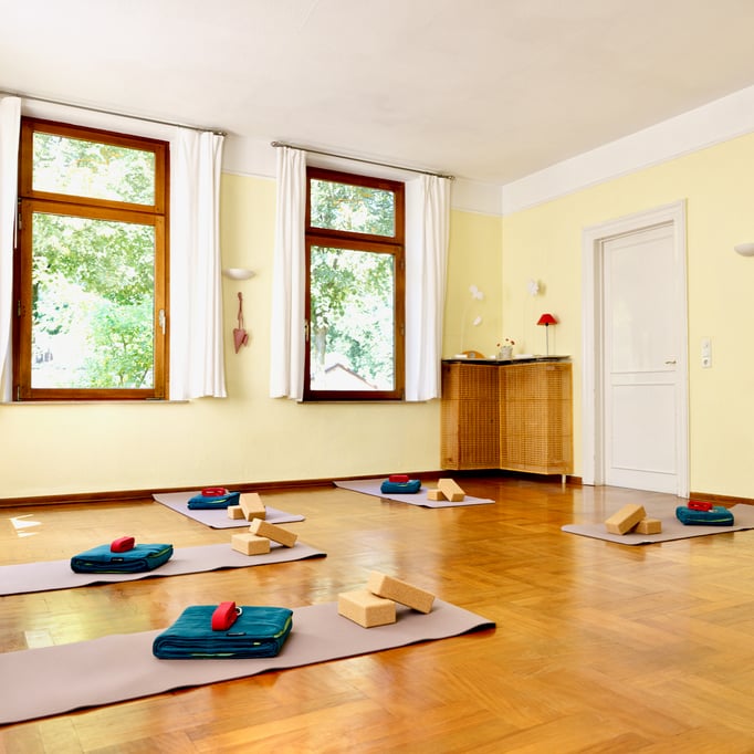 Kursraum in der Hebammenpraxis Achim von Cornelia Sitte | YOGA erleben