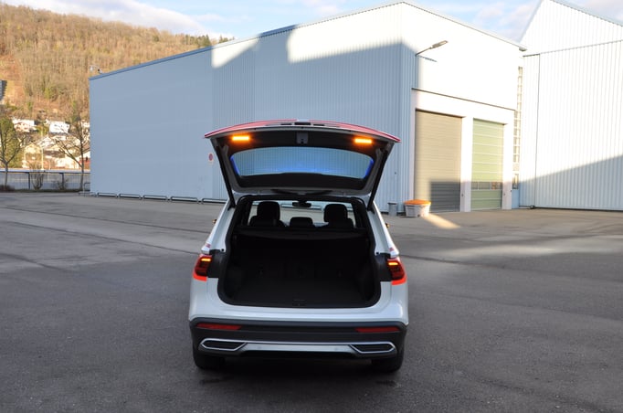 Seat Tarraco Demofahrzeug mit Standby W3 Lichtbalken