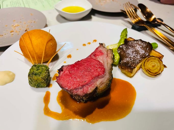 mesmのフレンチレストラン。オズの魔法使いの物語を是非予習して行ってください。