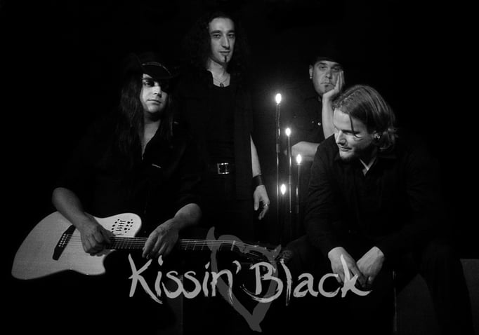 kissin' black "040707" 2009 | by gut.ch