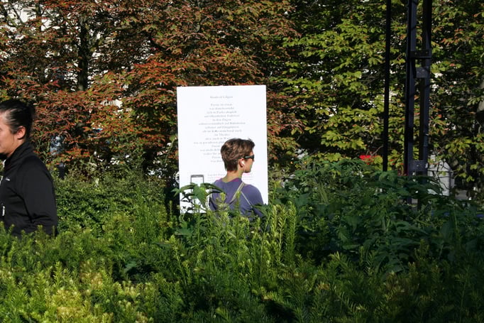 Die Gedichtplakate finden Beachtung.