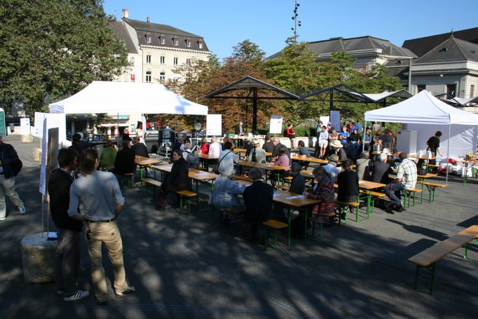 Der Tag der Poesie auf dem Theaterplatz.